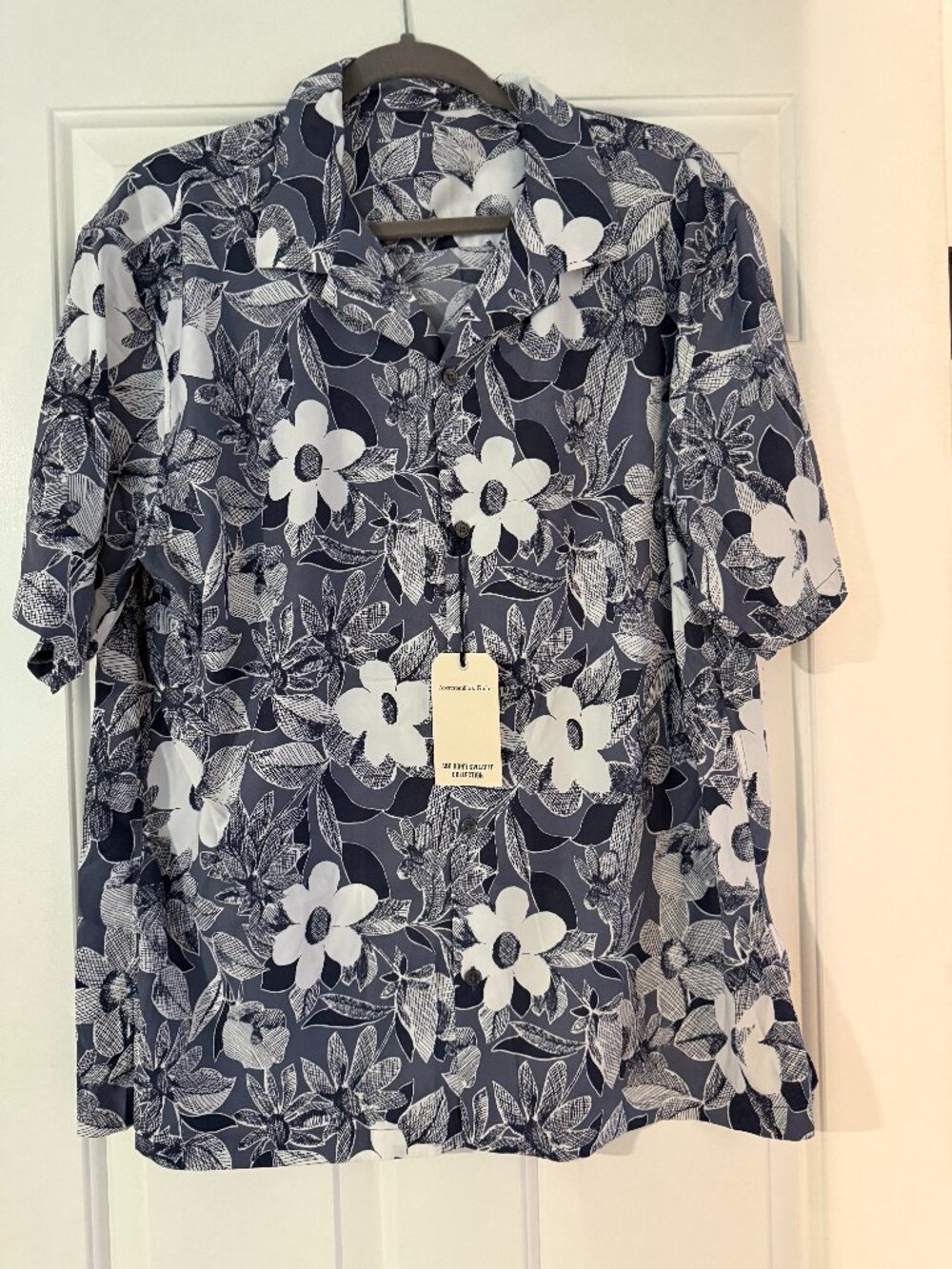 NWT Abercrombie & Fitch Don't Sweat It Collection Floral Camp Shirt Navy